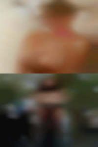 Medium swinger to muscular build.